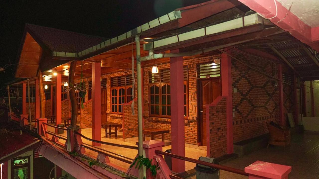 Judita Cottages Tuktuk Siadong Exterior photo